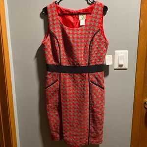 BRAND NEW WOMANS SRESS SIZE 12! NWT! SMOKE FREE HOME!